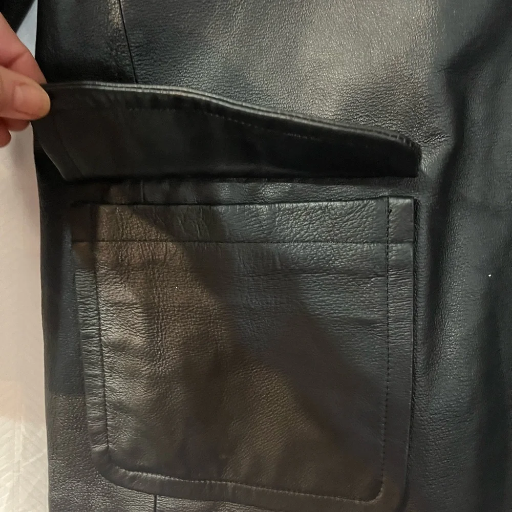 Real‎ Comfort Leather Coat with front pockets. men’s